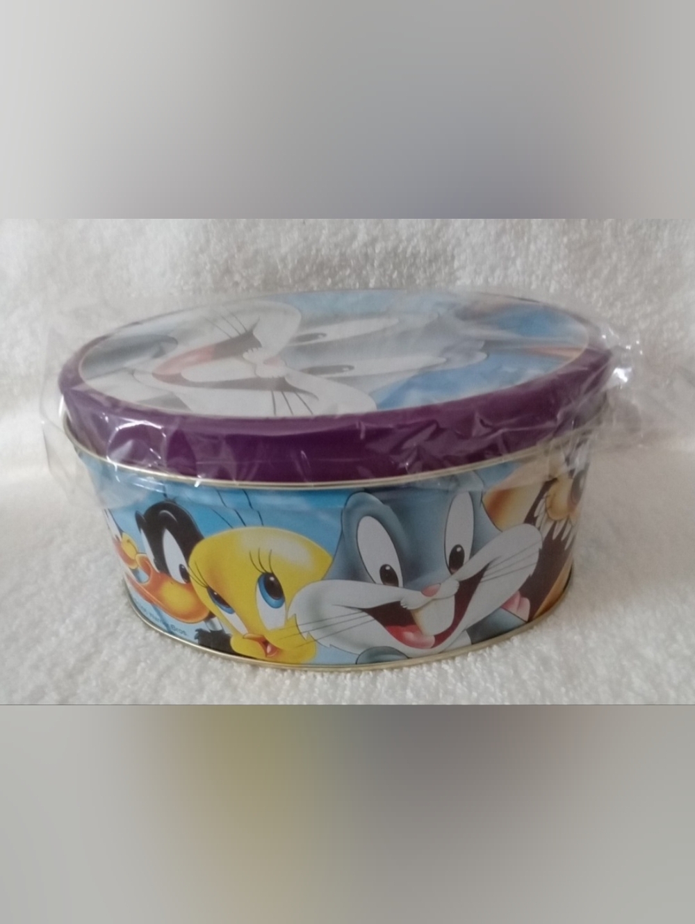 Looney Tunes Bugs Bunny Collectible Tin